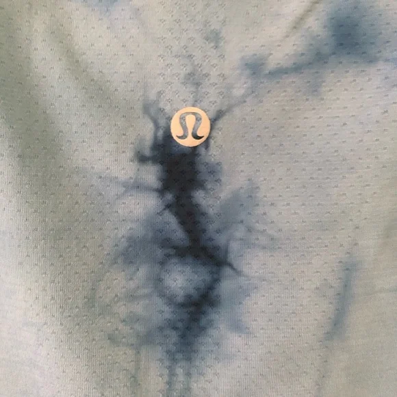 Lululemon Swiftly Tech Short-Sleeve Shirt 2.0 Blue Marble Tie Dye Size 12 - Picture 4 of 4